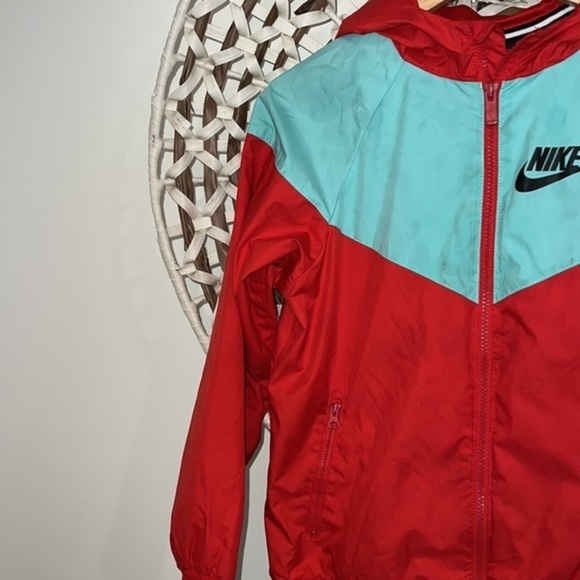 Nike turquoise and red boys windbreaker size M. Great condition. - Picture 2 of 5